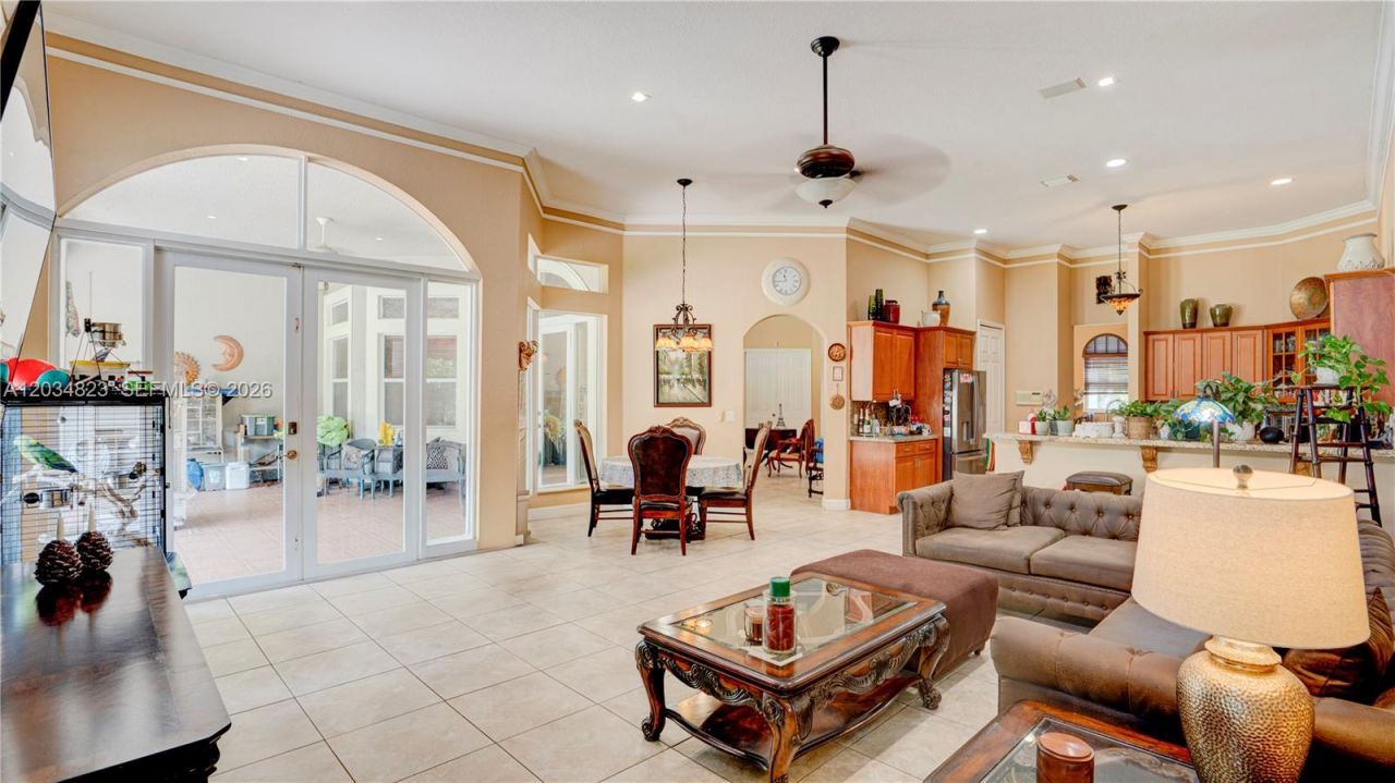 9810 NW 137th St , Hialeah Gardens, FL 33018 Photo