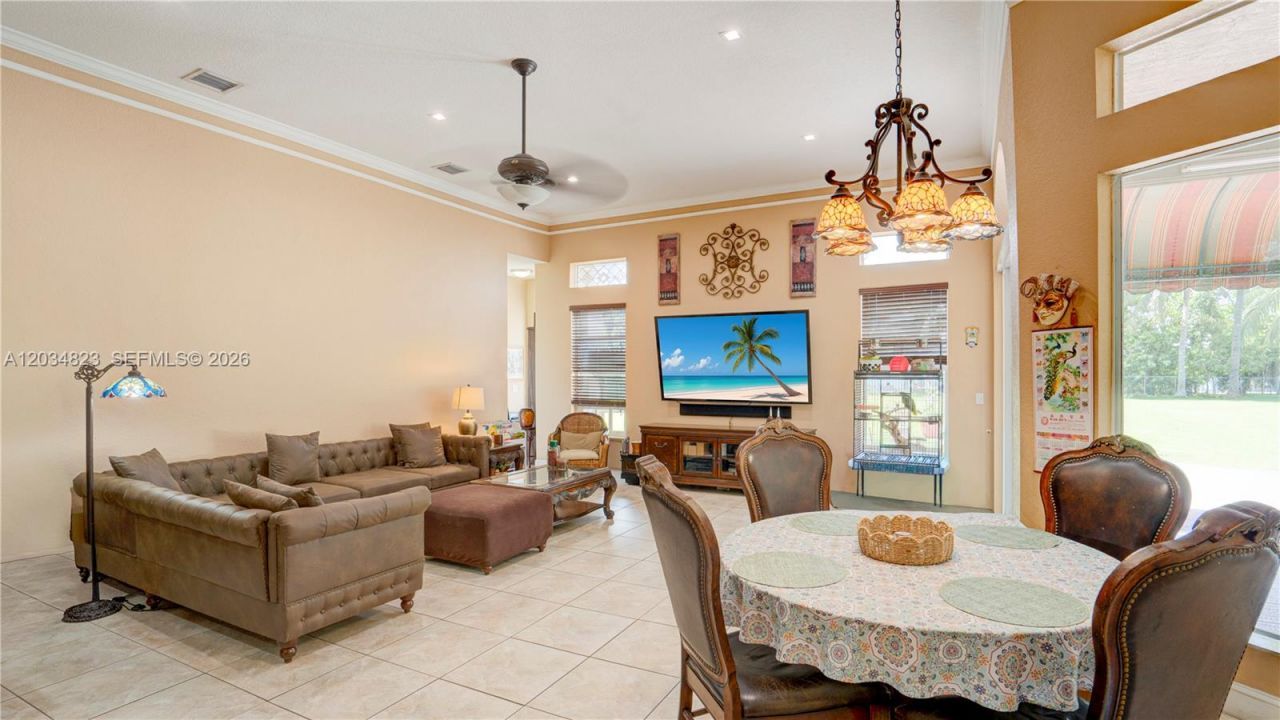 9810 NW 137th St , Hialeah Gardens, FL 33018 Photo