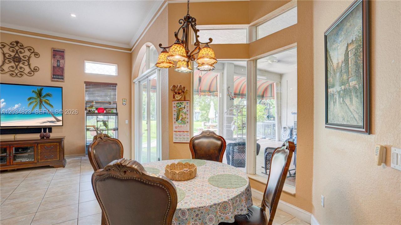 9810 NW 137th St , Hialeah Gardens, FL 33018 Photo