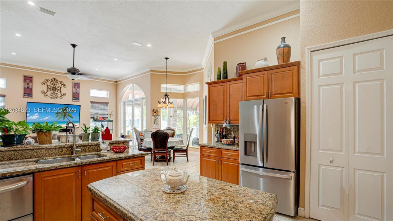 9810 NW 137th St , Hialeah Gardens, FL 33018 Photo