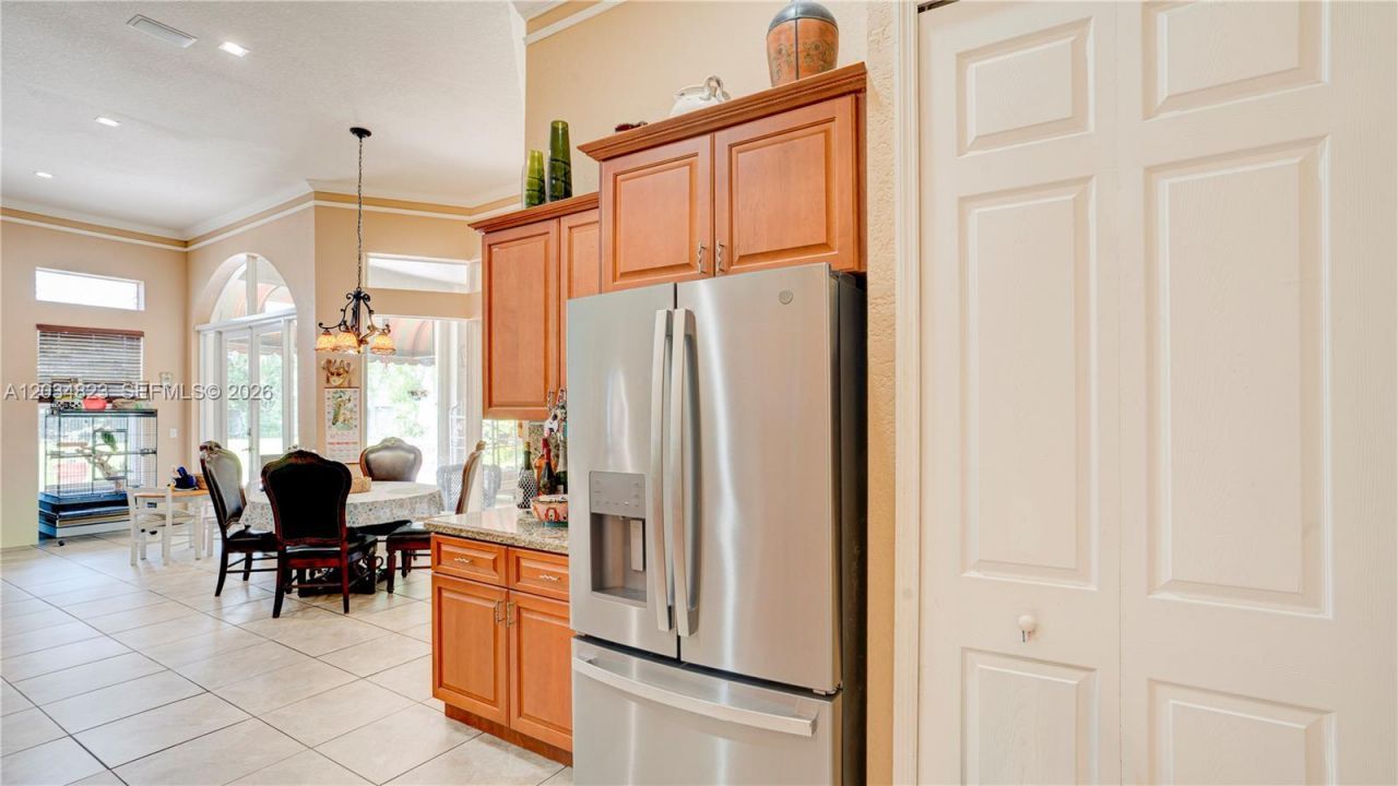 9810 NW 137th St , Hialeah Gardens, FL 33018 Photo