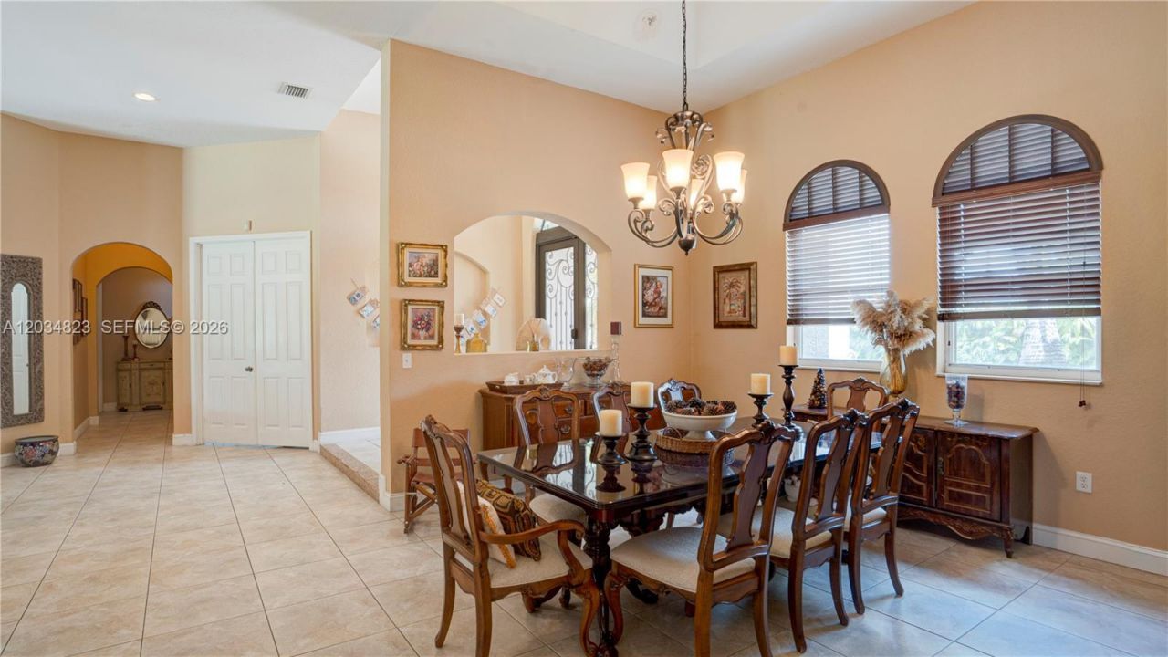 9810 NW 137th St , Hialeah Gardens, FL 33018 Photo