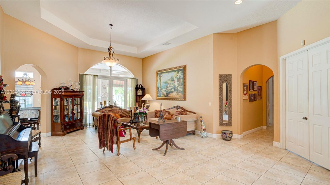 9810 NW 137th St , Hialeah Gardens, FL 33018 Photo