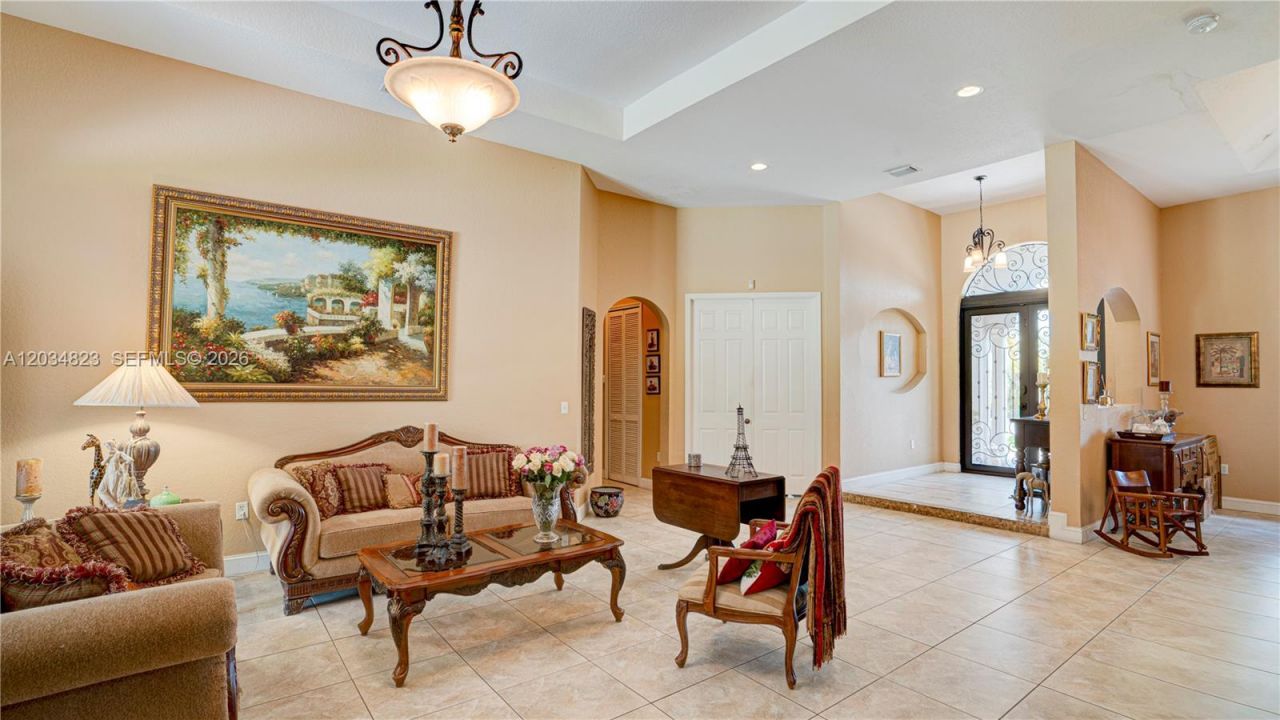 9810 NW 137th St , Hialeah Gardens, FL 33018 Photo