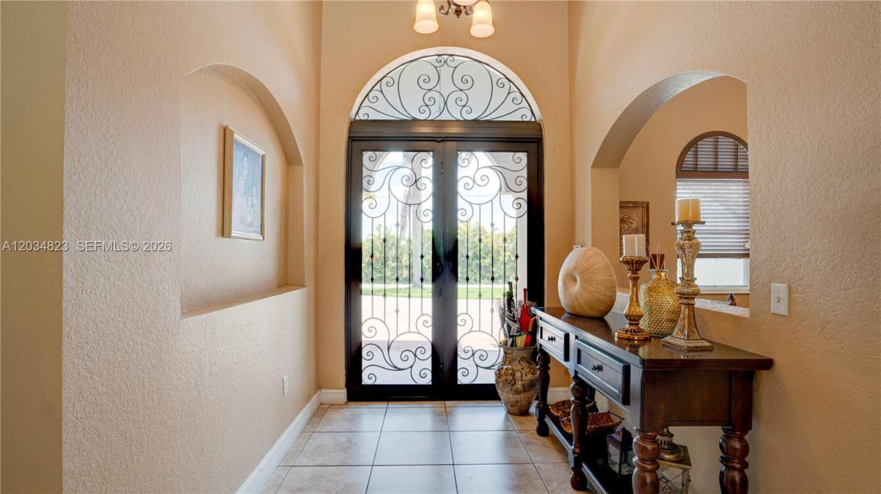 9810 NW 137th St , Hialeah Gardens, FL 33018 Photo