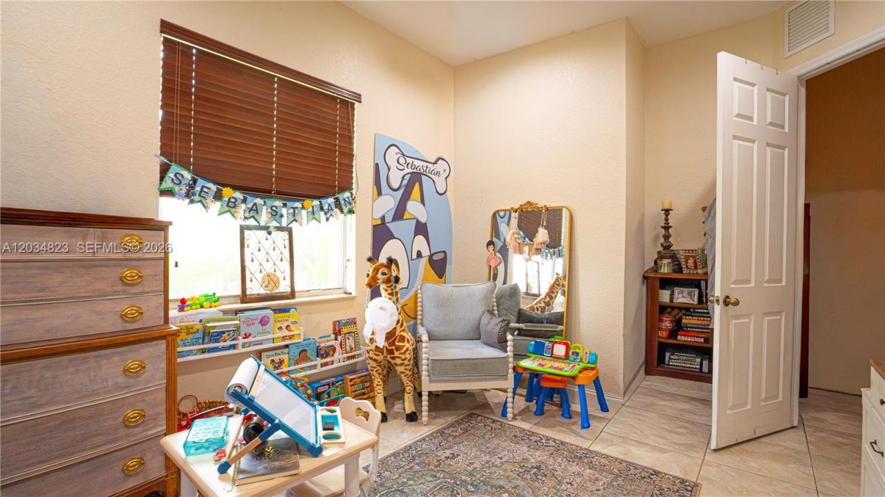 9810 NW 137th St , Hialeah Gardens, FL 33018 Photo