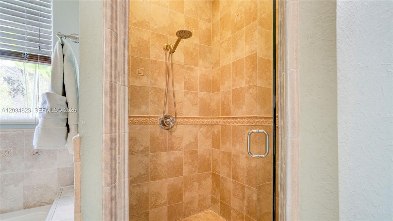 9810 NW 137th St , Hialeah Gardens, FL 33018 Photo