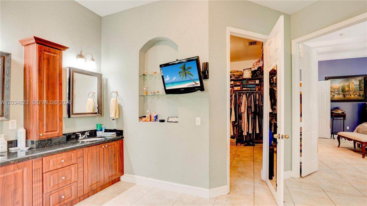 9810 NW 137th St , Hialeah Gardens, FL 33018 Photo