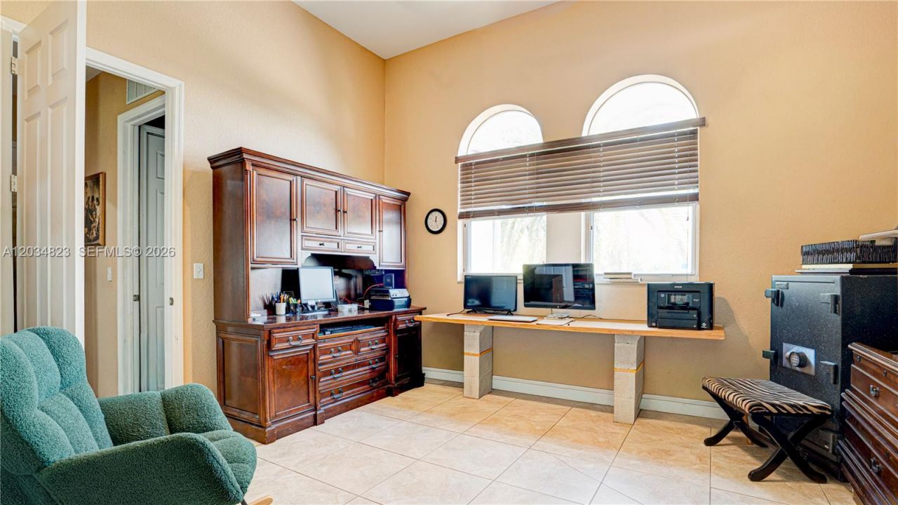 9810 NW 137th St , Hialeah Gardens, FL 33018 Photo
