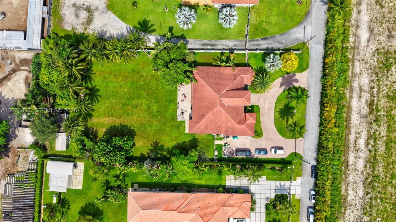 9810 NW 137th St , Hialeah Gardens, FL 33018 Photo