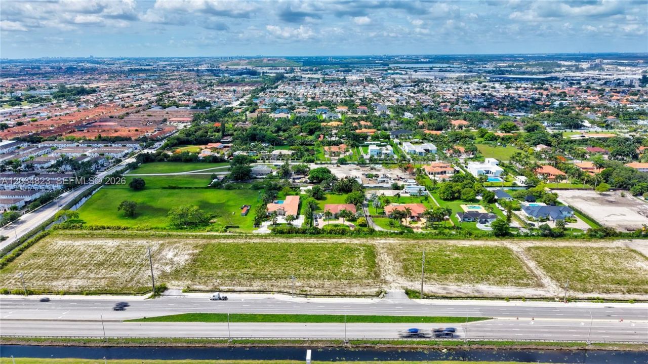 9810 NW 137th St , Hialeah Gardens, FL 33018 Photo