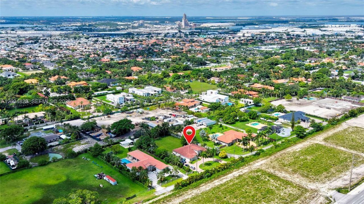 9810 NW 137th St , Hialeah Gardens, FL 33018 Photo