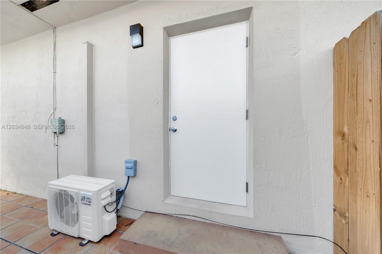 7600 SW 19th Ter , Unit C, Miami, FL 33155 Photo