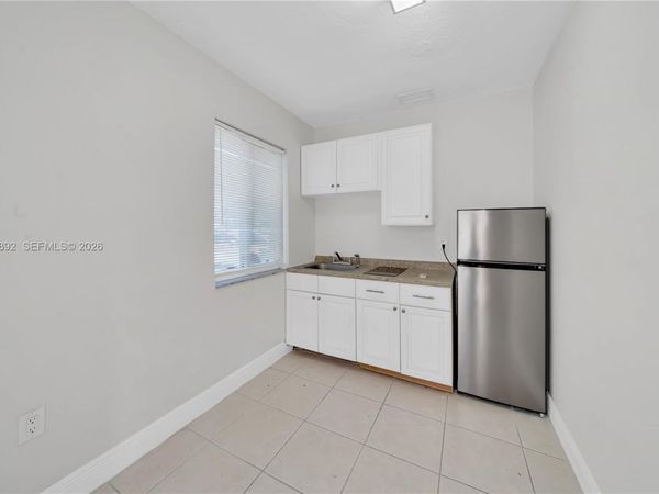 7555 SW 28th St Rd , Unit b, Miami, FL 33155