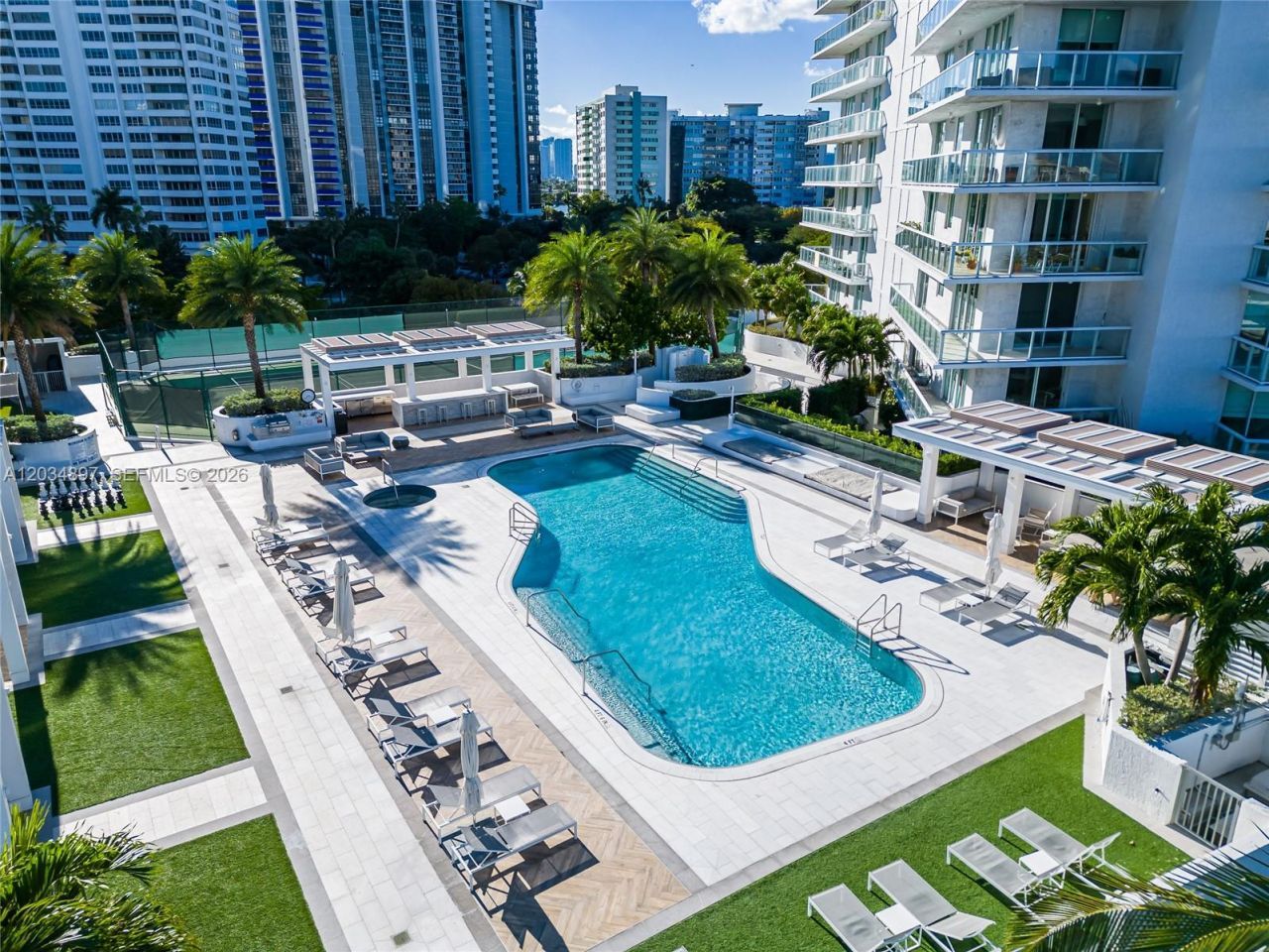 10 Venetian Way, Unit PH04, Miami Beach, FL 33139 Photo