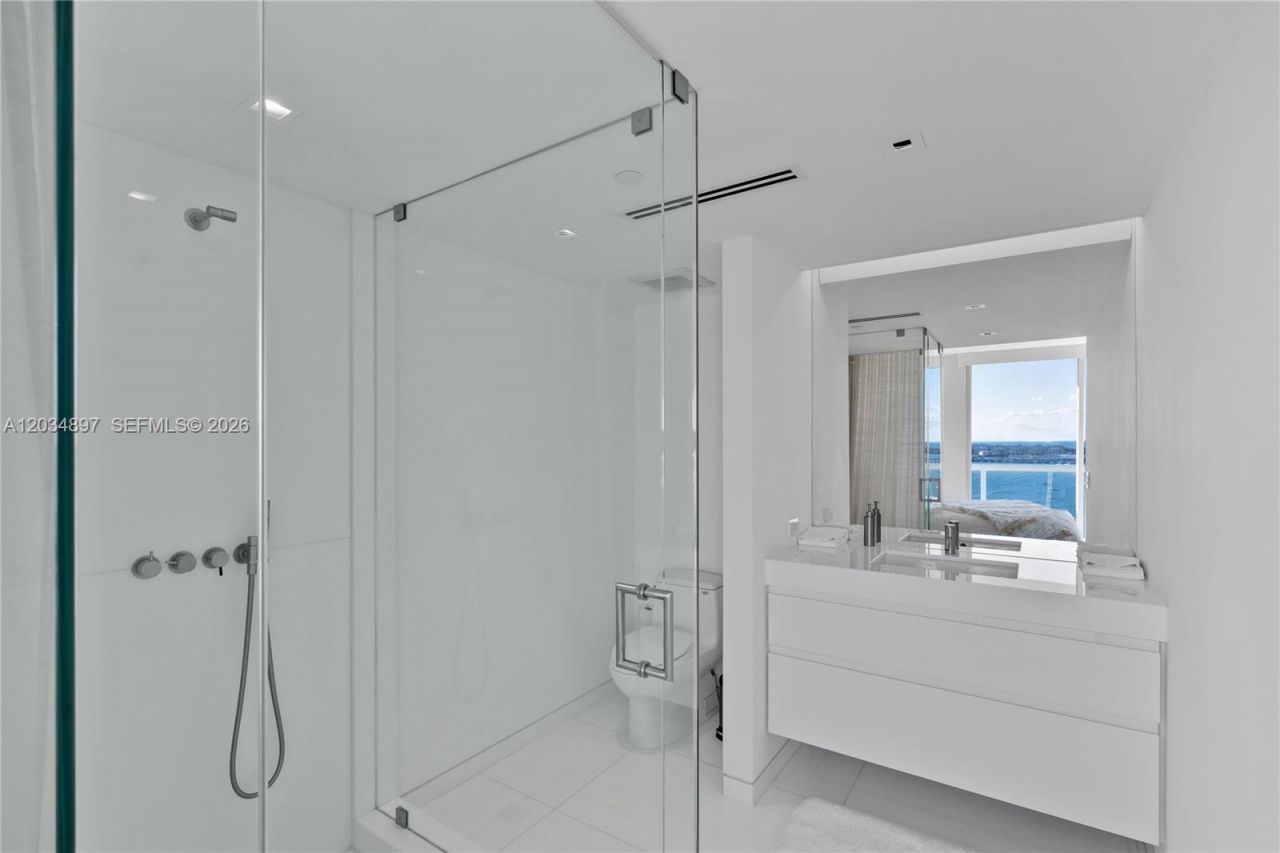 10 Venetian Way, Unit PH04, Miami Beach, FL 33139 Photo