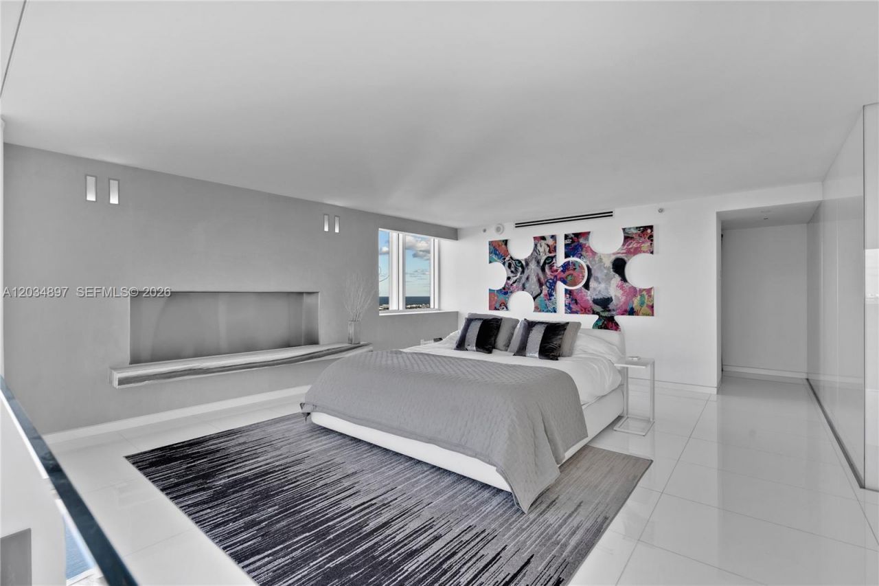 10 Venetian Way, Unit PH04, Miami Beach, FL 33139 Photo