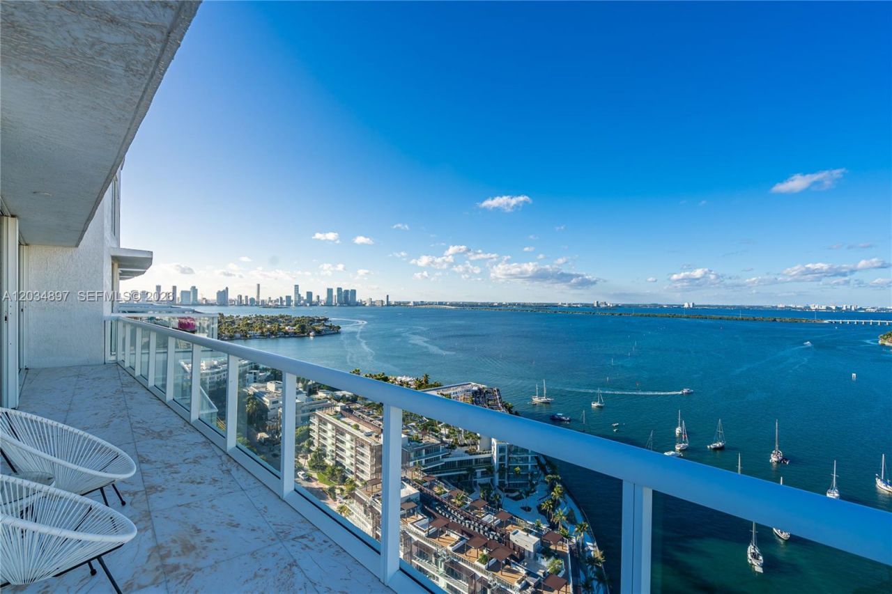 10 Venetian Way, Unit PH04, Miami Beach, FL 33139 Photo