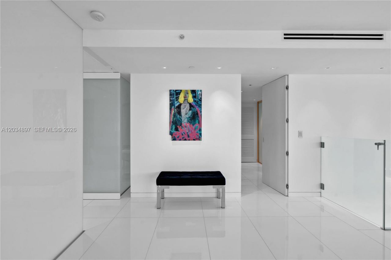 10 Venetian Way, Unit PH04, Miami Beach, FL 33139 Photo