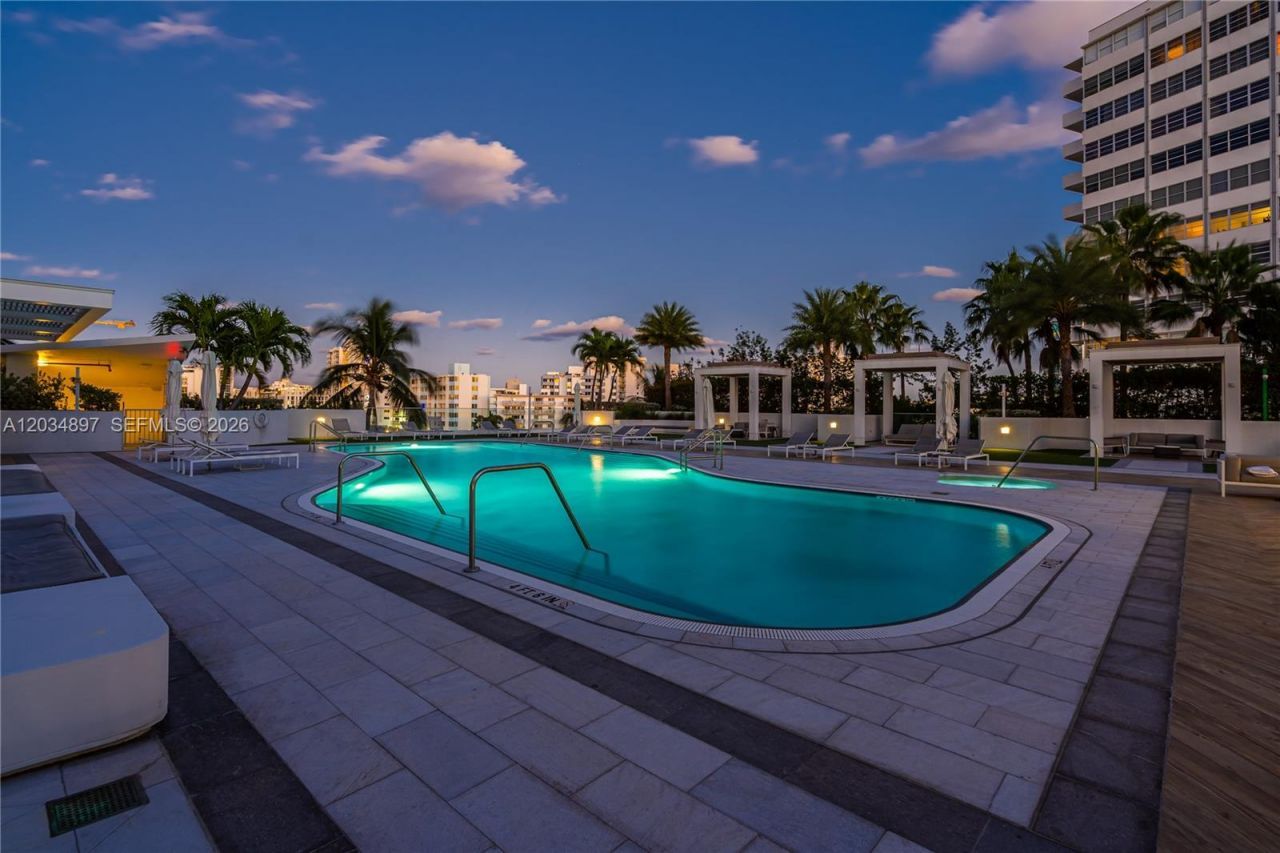 10 Venetian Way, Unit PH04, Miami Beach, FL 33139 Photo