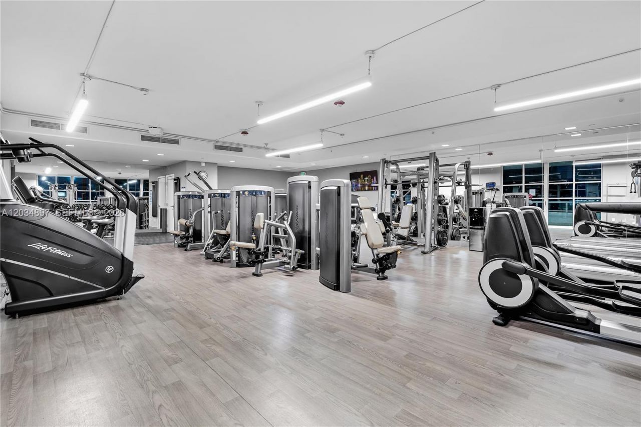 10 Venetian Way, Unit PH04, Miami Beach, FL 33139 Photo