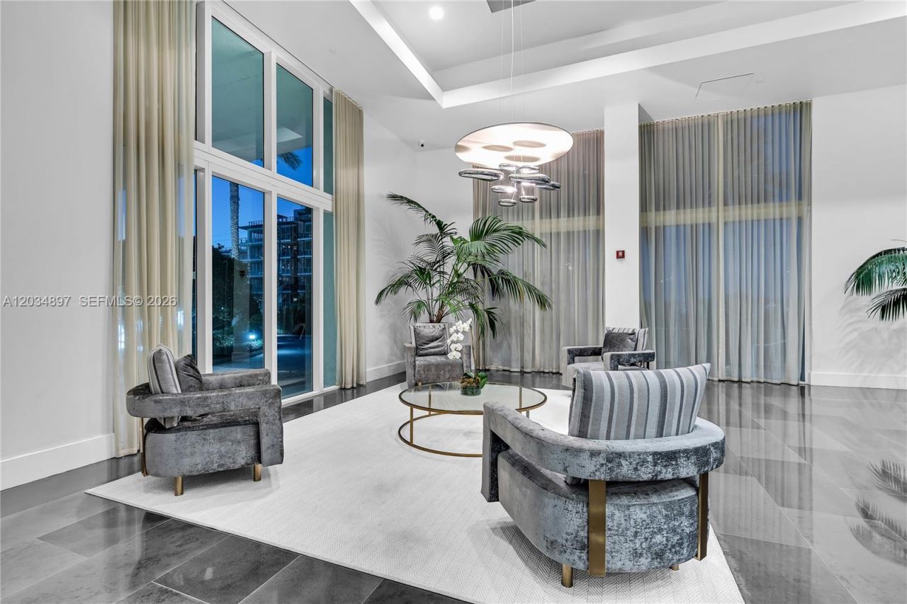 10 Venetian Way, Unit PH04, Miami Beach, FL 33139 Photo