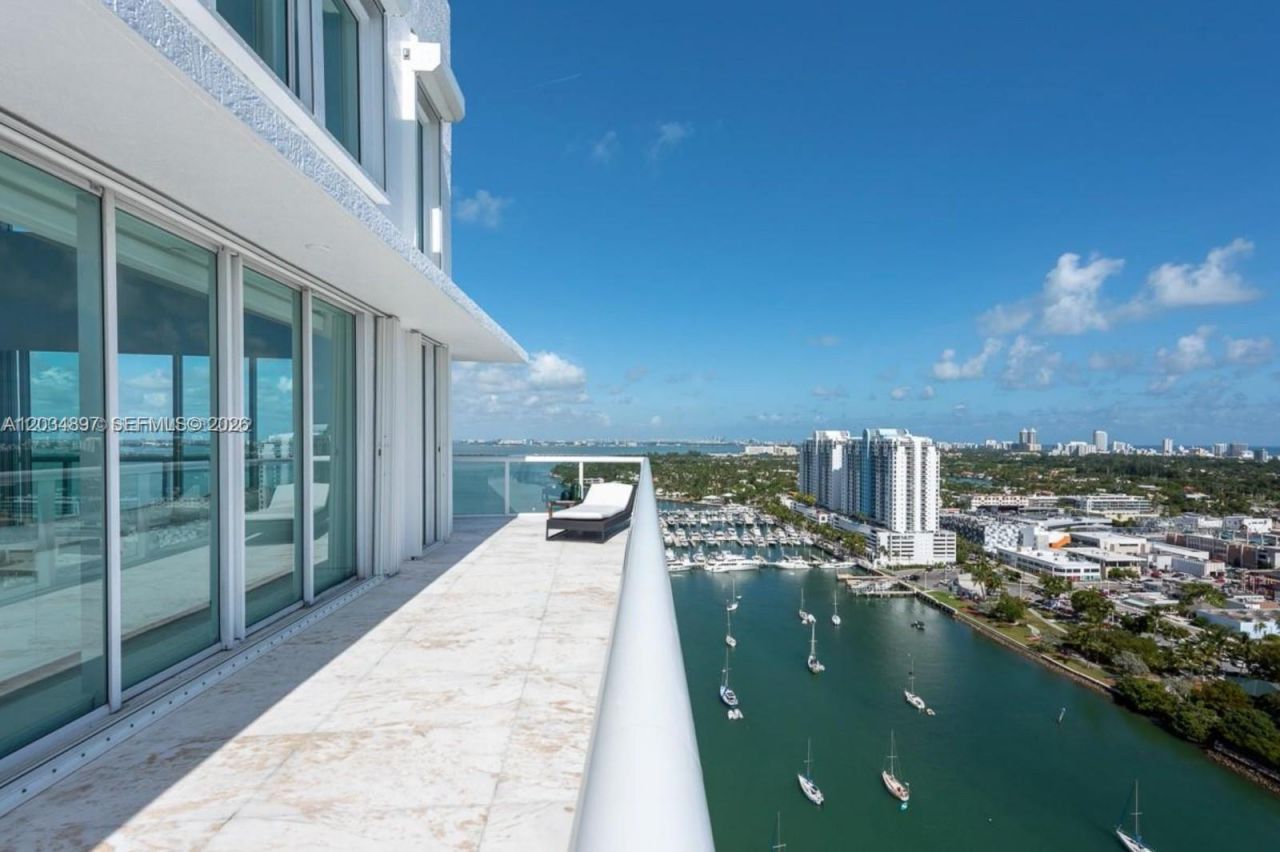 10 Venetian Way, Unit PH04, Miami Beach, FL 33139 Photo