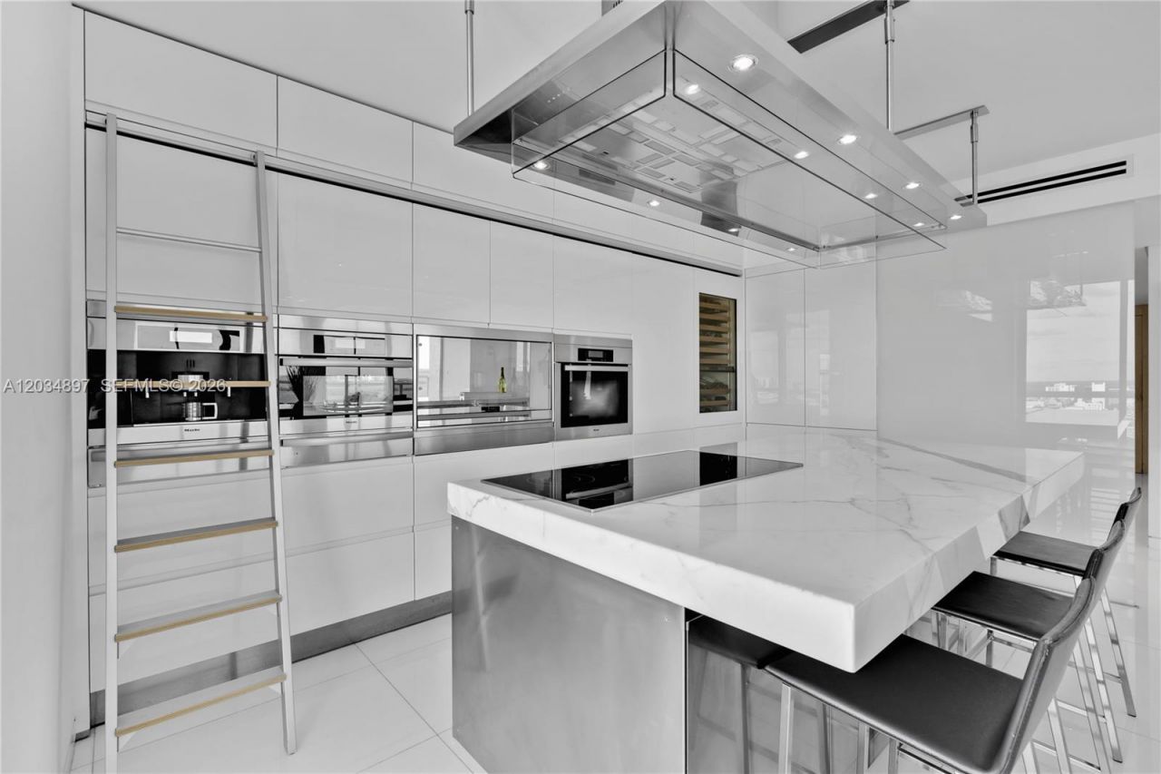 10 Venetian Way, Unit PH04, Miami Beach, FL 33139 Photo