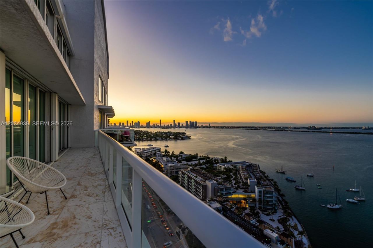 10 Venetian Way, Unit PH04, Miami Beach, FL 33139 Photo