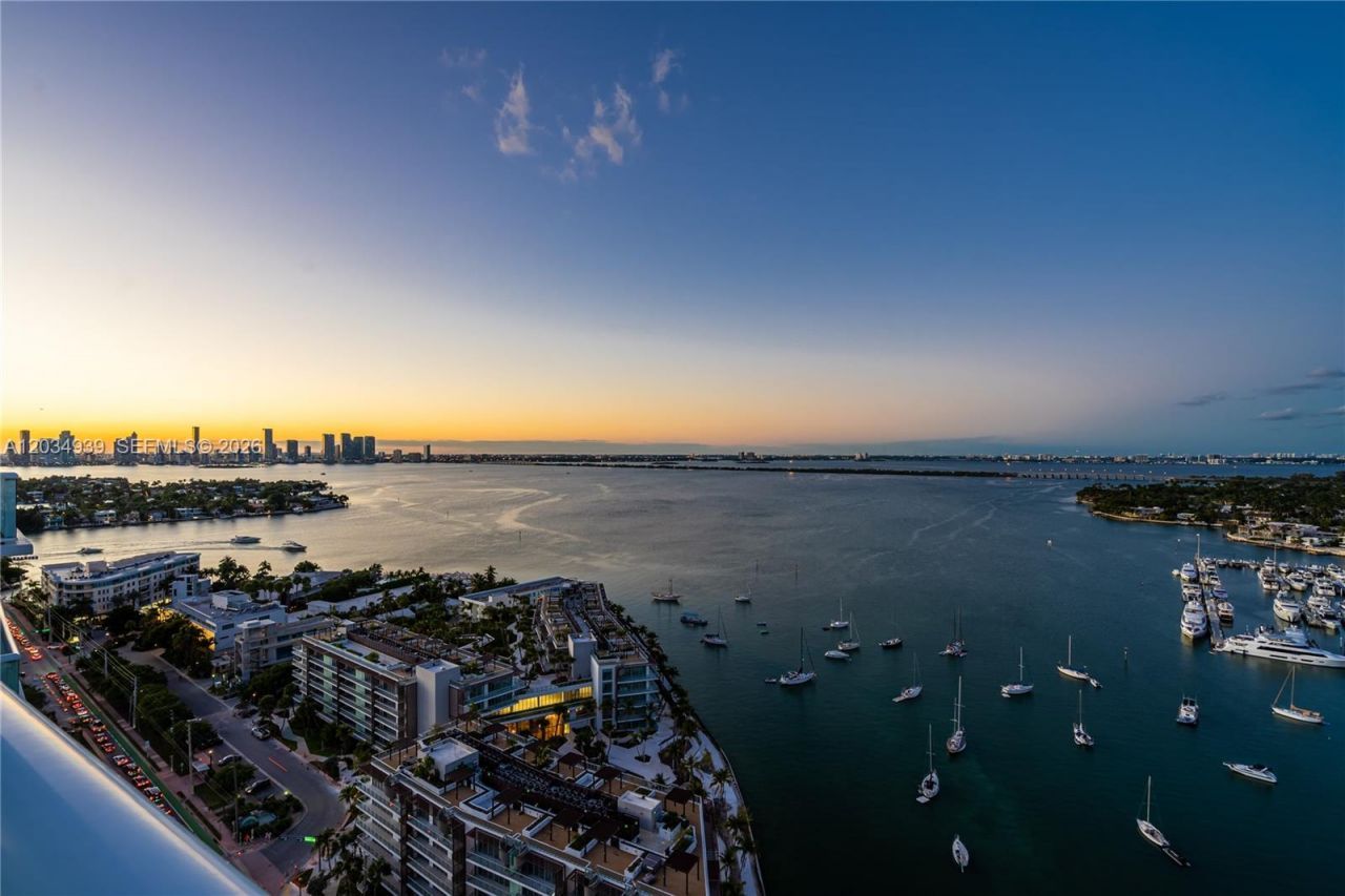 10 Venetian Way, Unit PH04, Miami Beach, FL 33139 Photo