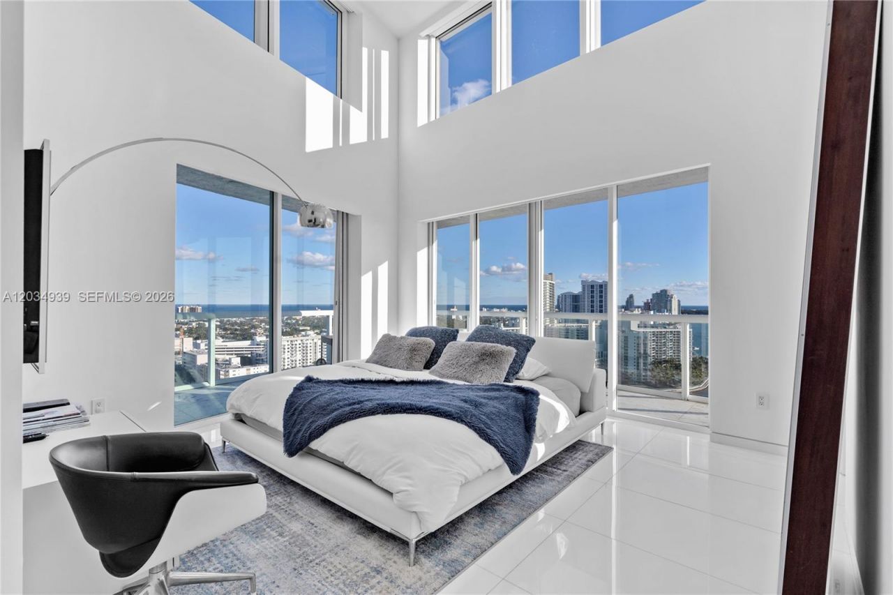 10 Venetian Way, Unit PH04, Miami Beach, FL 33139 Photo