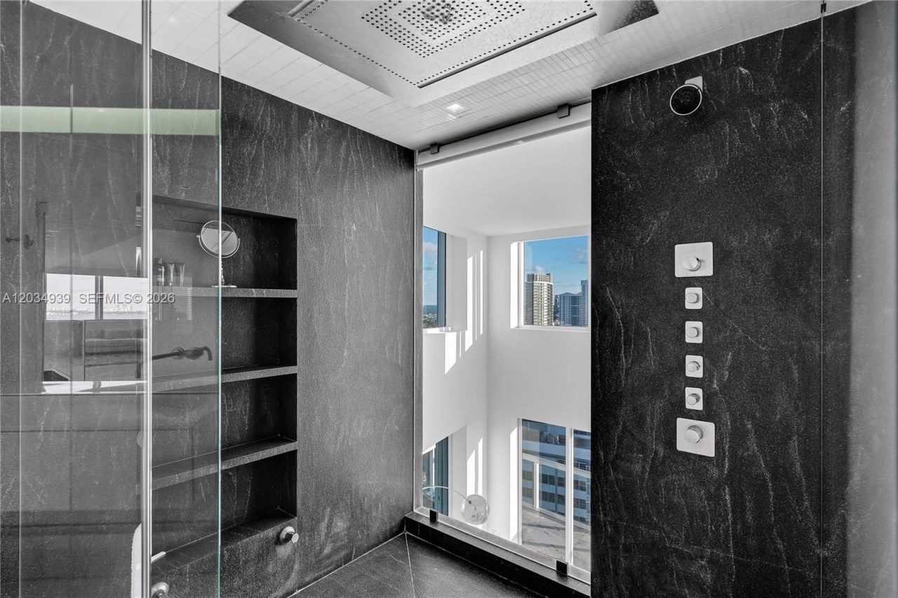 10 Venetian Way, Unit PH04, Miami Beach, FL 33139 Photo