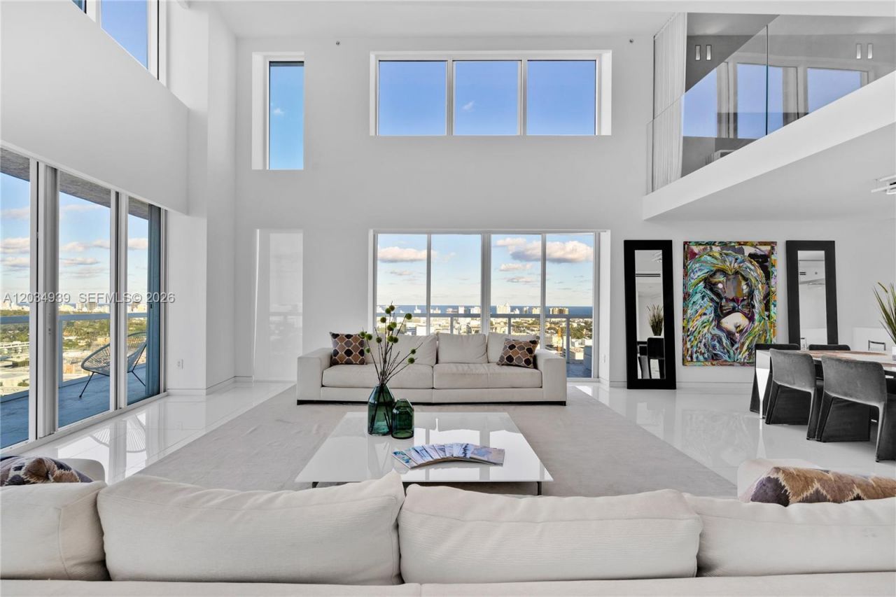 10 Venetian Way, Unit PH04, Miami Beach, FL 33139 Photo