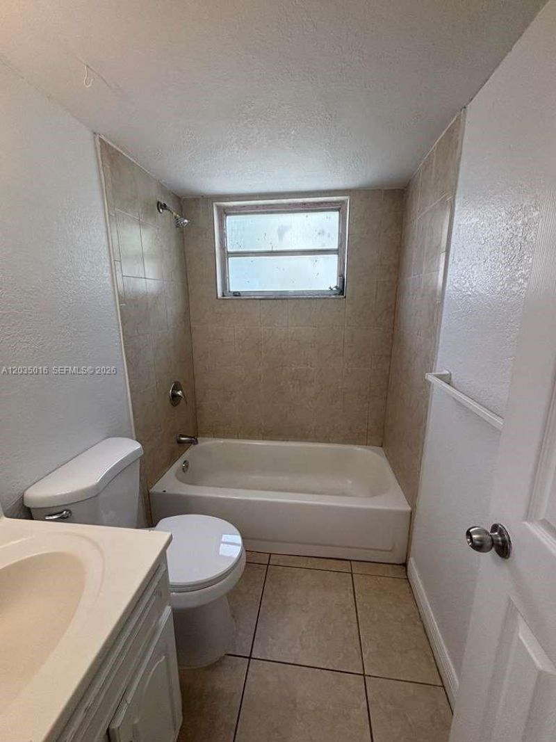 8275 NE Miami Ct , Unit 202, Miami, FL 33138 Photo