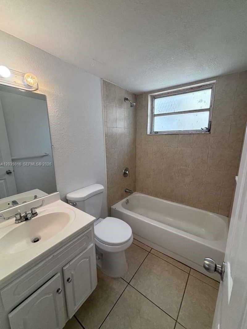 8275 NE Miami Ct , Unit 202, Miami, FL 33138 Photo