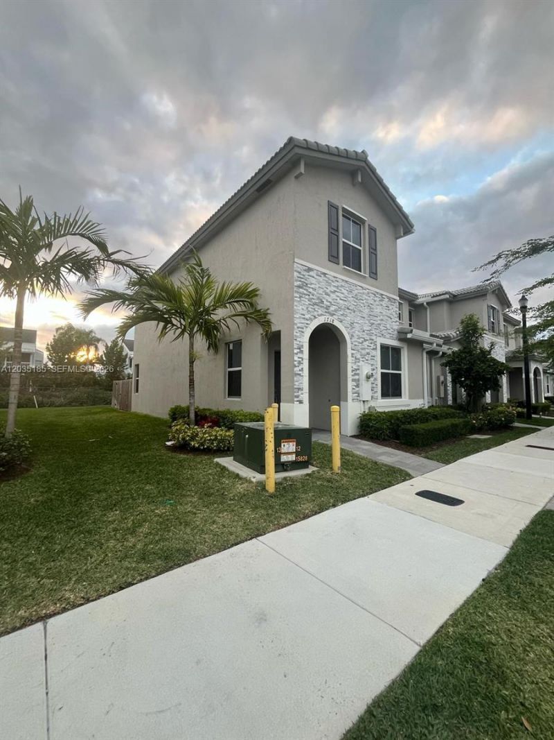 1718 SE 26th Ter, Homestead, FL 33035 Photo