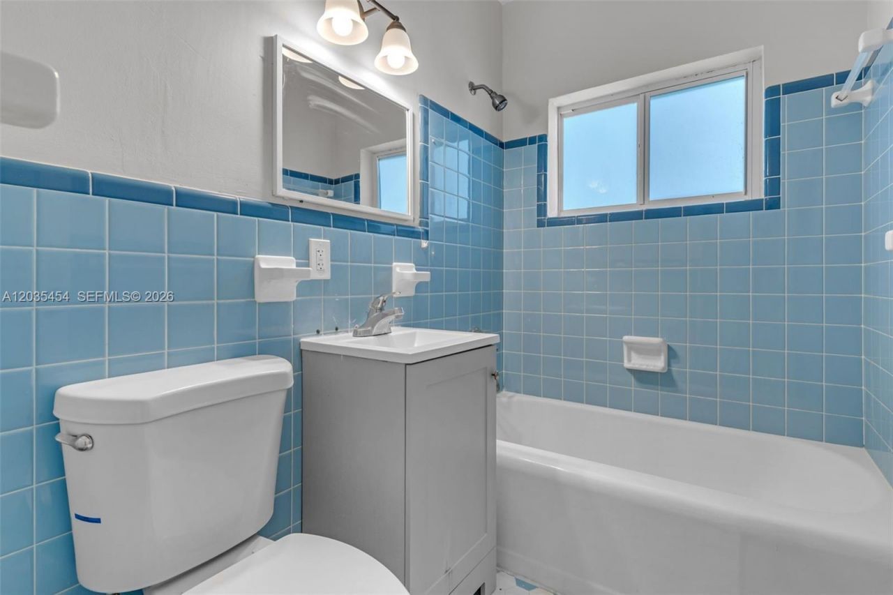 1701 NE 1st Ter , Homestead, FL 33030 Photo