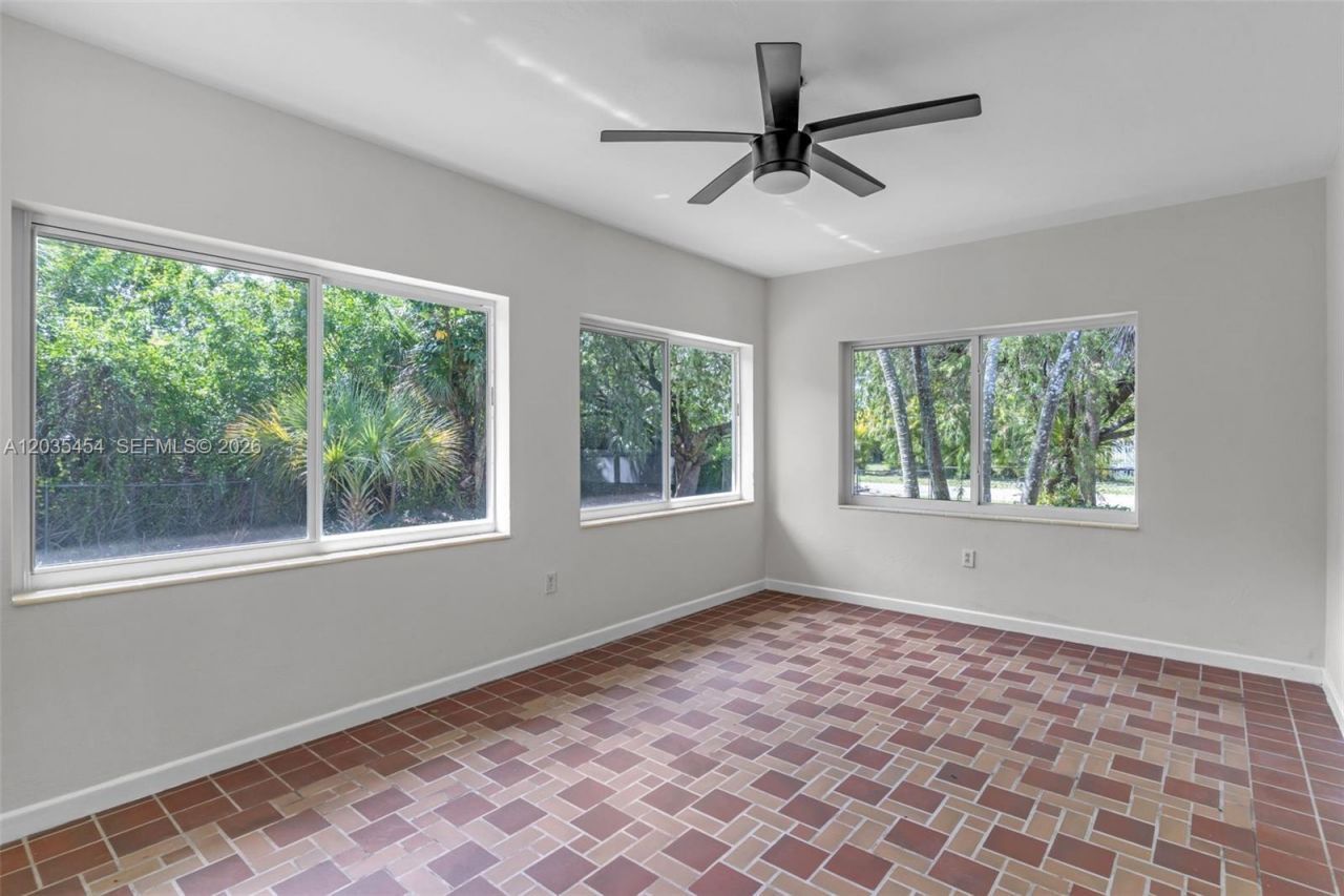 1701 NE 1st Ter , Homestead, FL 33030 Photo