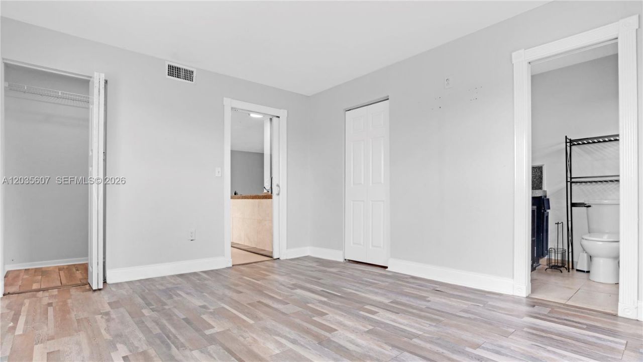 7925 Carlyle Ave , Unit 403, Miami Beach, FL 33141 Photo