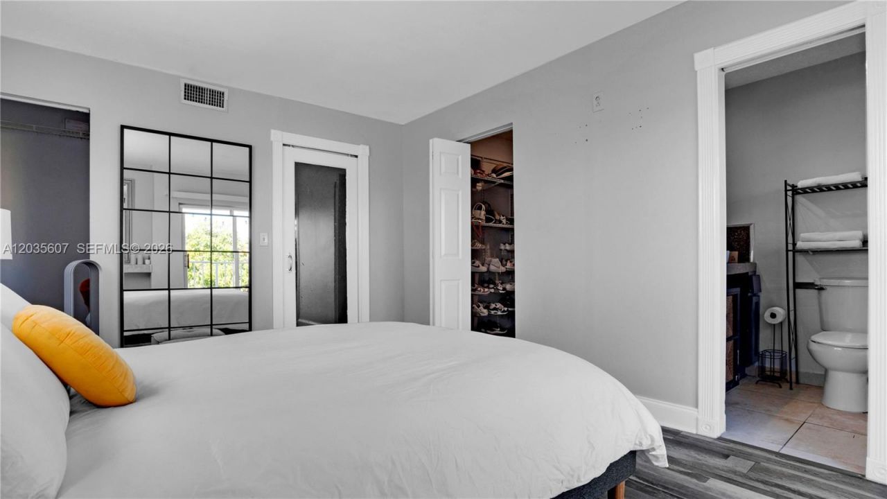 7925 Carlyle Ave , Unit 403, Miami Beach, FL 33141 Photo