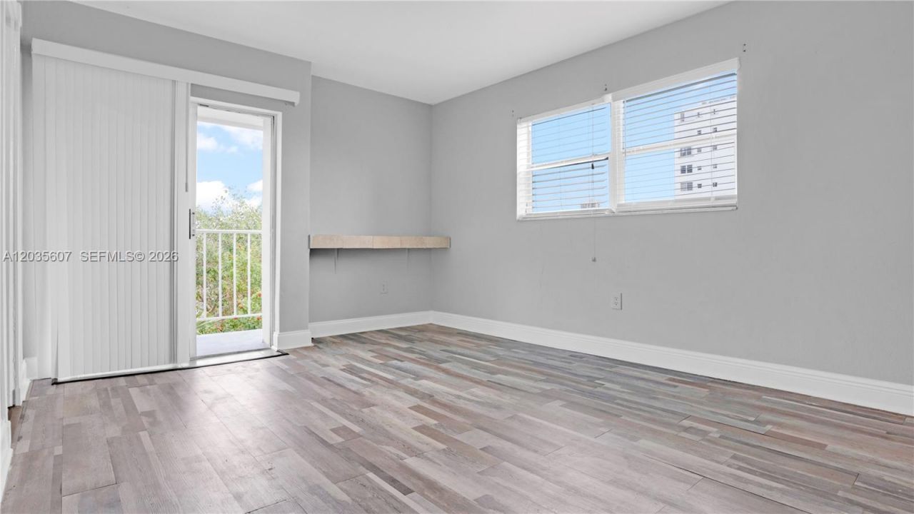 7925 Carlyle Ave , Unit 403, Miami Beach, FL 33141 Photo