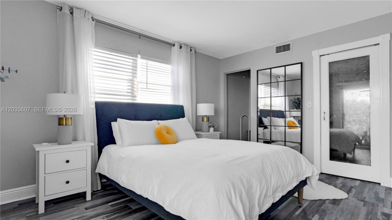 7925 Carlyle Ave , Unit 403, Miami Beach, FL 33141 Photo