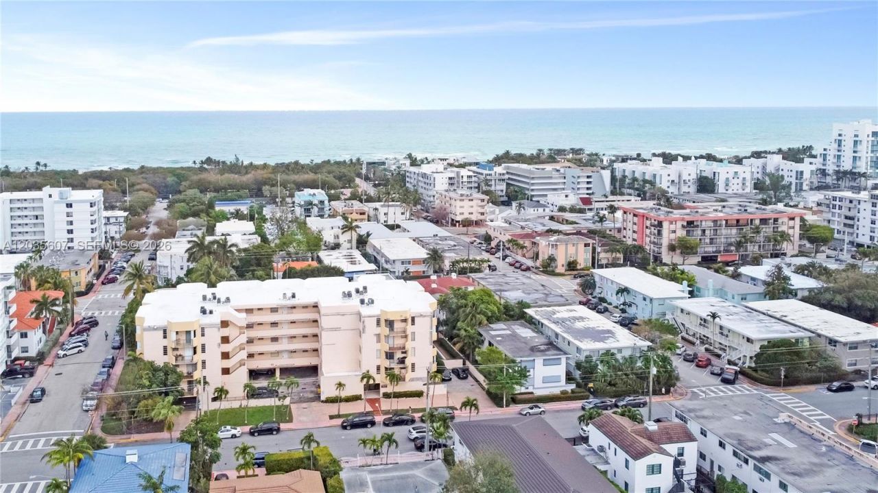 7925 Carlyle Ave , Unit 403, Miami Beach, FL 33141 Photo