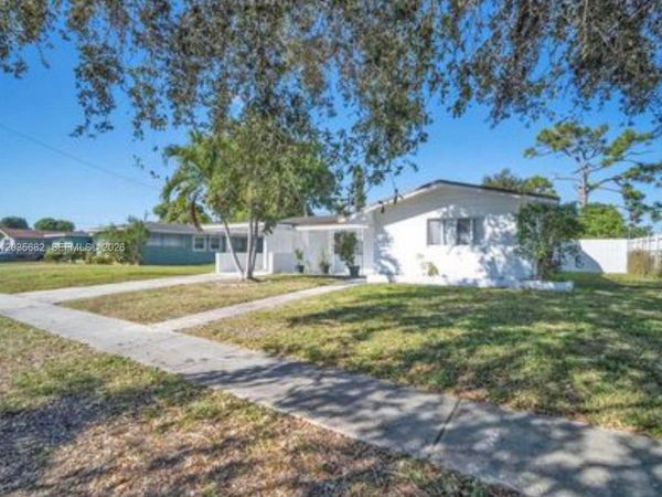3811 NW 6th Pl , Lauderhill, FL 33311