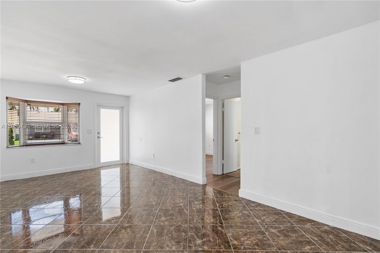 11432 NW 87th Pl, Unit 11432, Hialeah Gardens, FL 33018 Photo