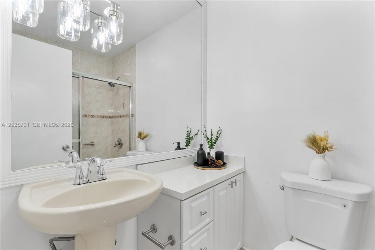 11432 NW 87th Pl, Unit 11432, Hialeah Gardens, FL 33018 Photo