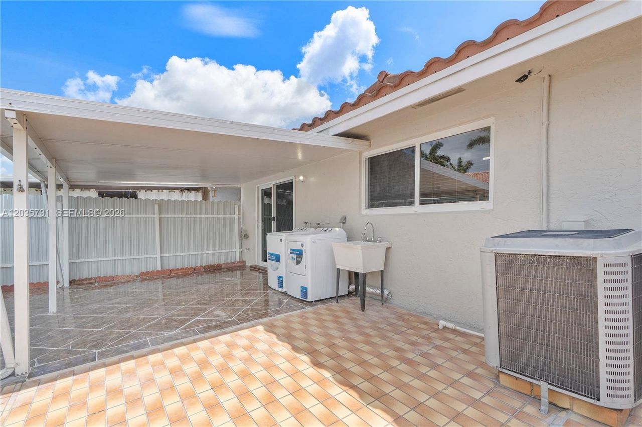 11432 NW 87th Pl, Unit 11432, Hialeah Gardens, FL 33018 Photo