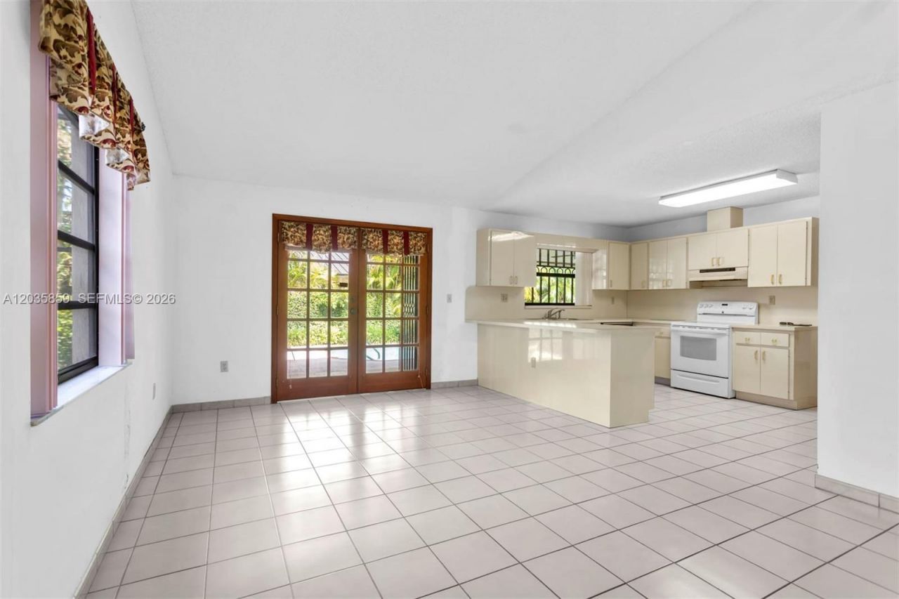 320 NW 136th Ave , Miami, FL 33182 Photo