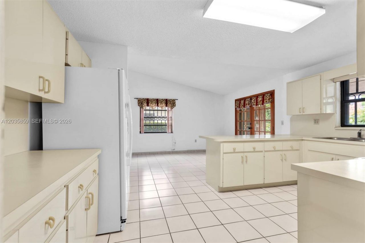 320 NW 136th Ave , Miami, FL 33182 Photo