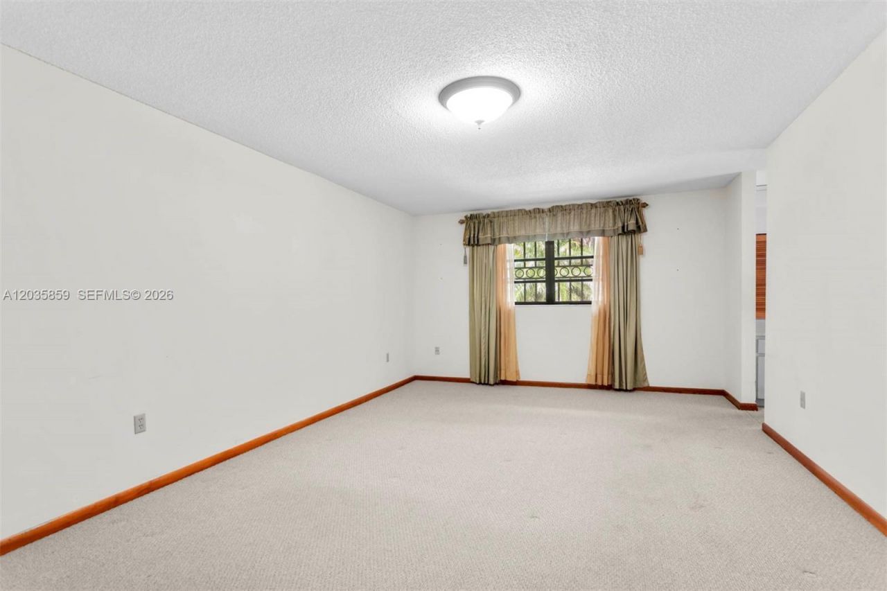 320 NW 136th Ave , Miami, FL 33182 Photo